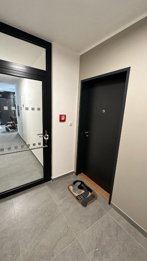 Holesovice Delight: Modern Comfort With A Twist In Prague 7 エクステリア 写真