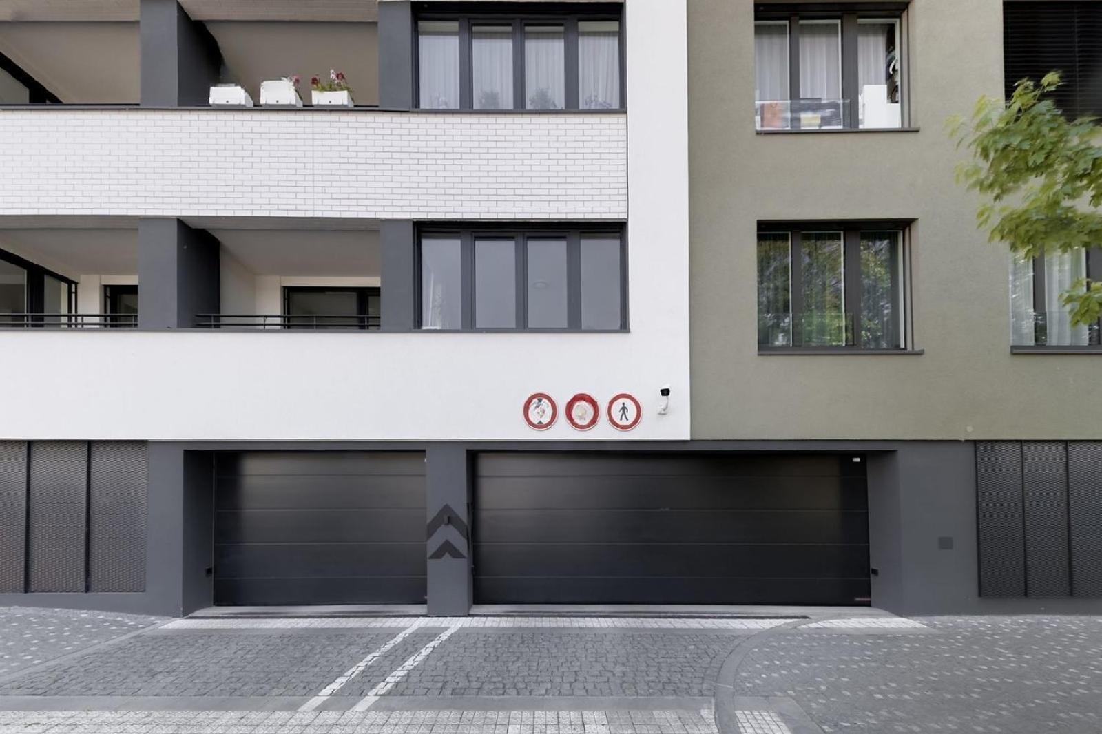 Holesovice Delight: Modern Comfort With A Twist In Prague 7 エクステリア 写真