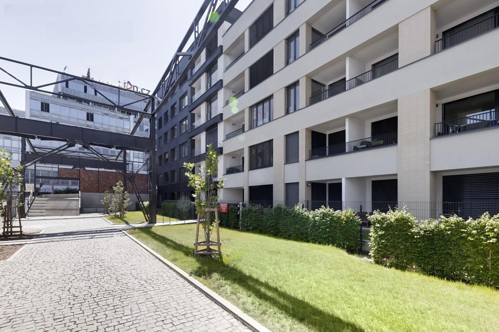 Holesovice Delight: Modern Comfort With A Twist In Prague 7 エクステリア 写真