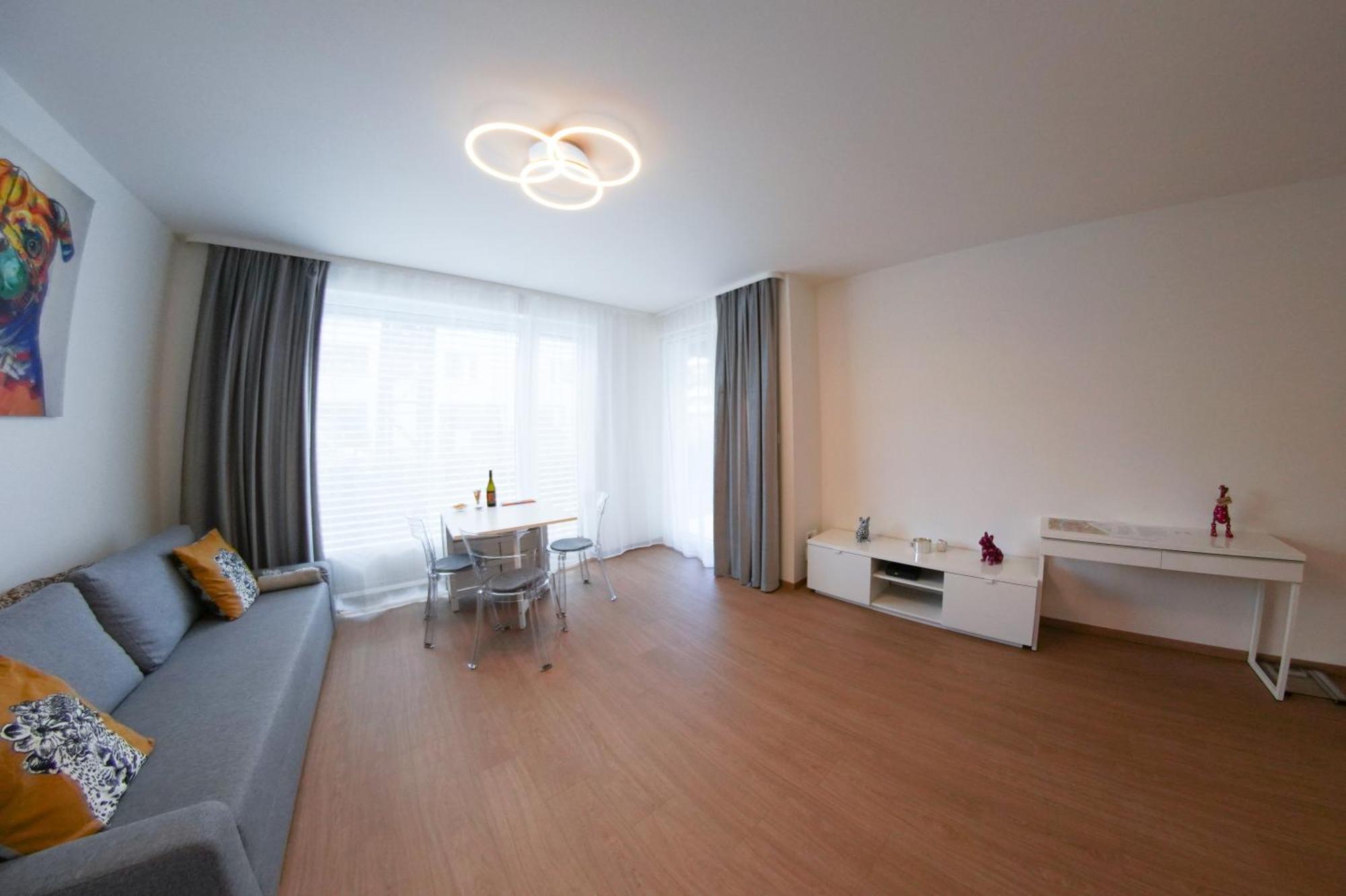 Holesovice Delight: Modern Comfort With A Twist In Prague 7 エクステリア 写真