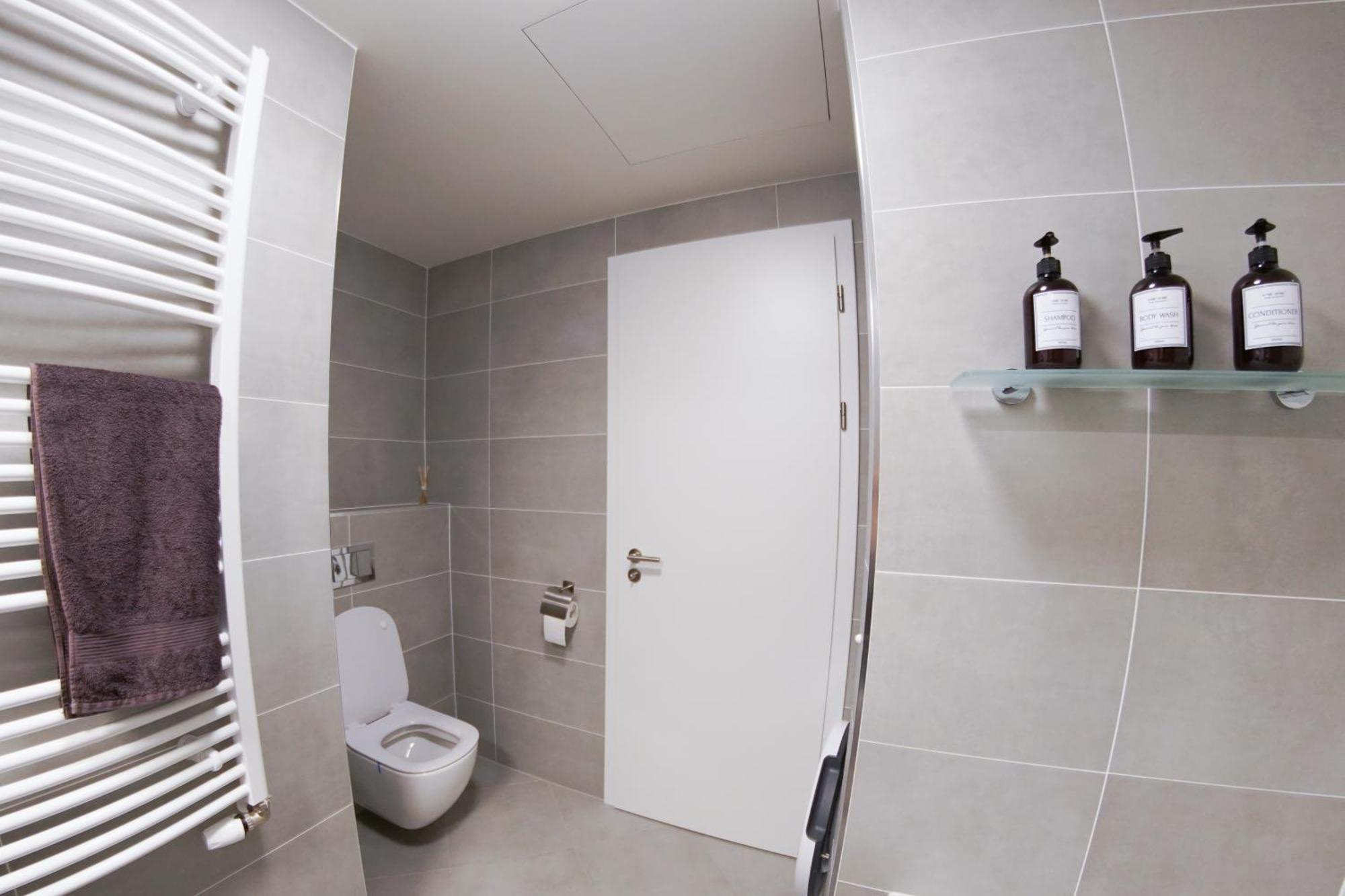 Holesovice Delight: Modern Comfort With A Twist In Prague 7 エクステリア 写真