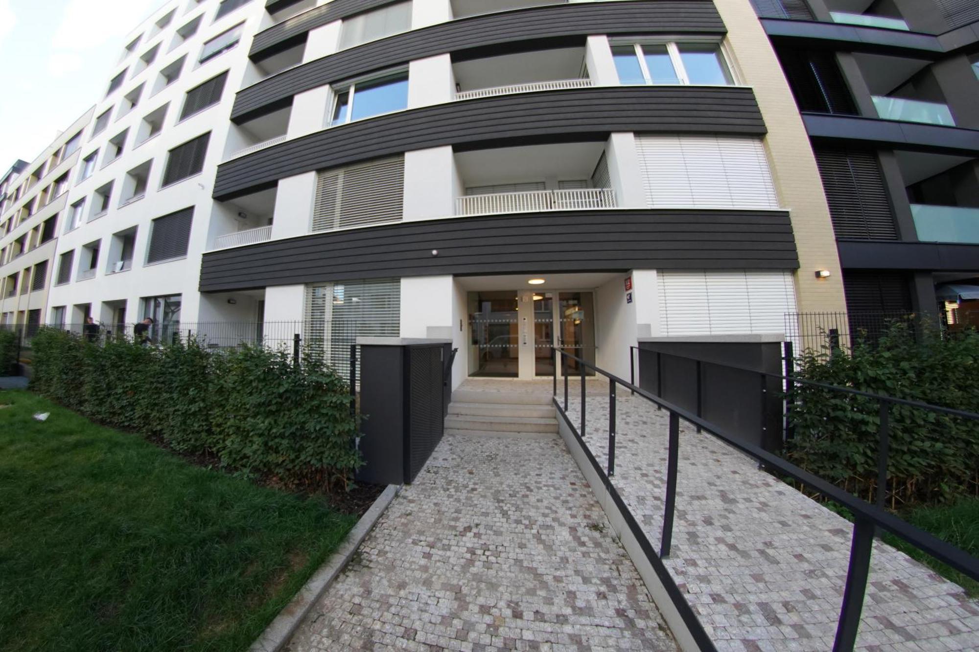 Holesovice Delight: Modern Comfort With A Twist In Prague 7 エクステリア 写真
